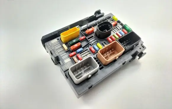 Citroen Berlingo Fuse box set 9675877980
