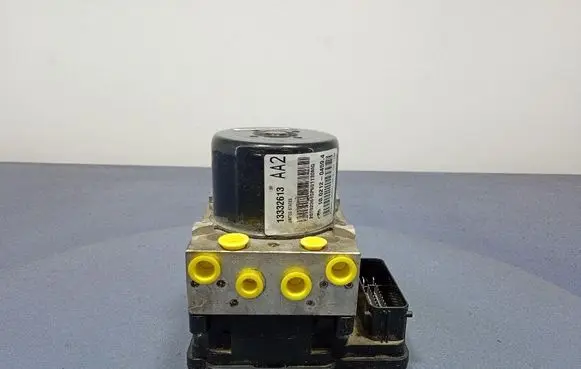 Opel Astra J ABS Pump 13332613