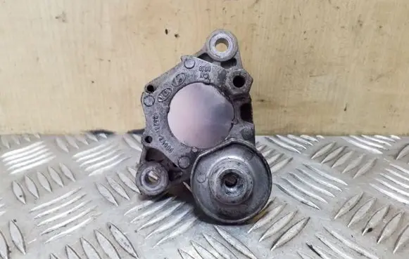 KIA Soul Generator/alternator belt tensioner 252812A000
