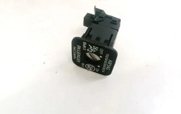 Passenger airbag on/off switch