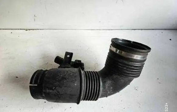 Opel Insignia A Air intake hose/pipe GM55561787 327763967