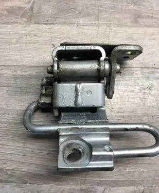Seat Altea Front door lower hinge 6Q0831412