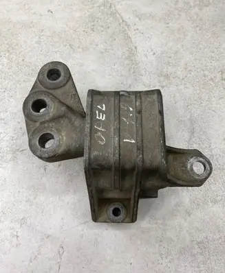 Engine mount bracket