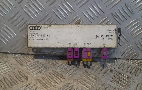 Audi A4 S4 B6 8E 8H Antenna control unit 8E9035225B