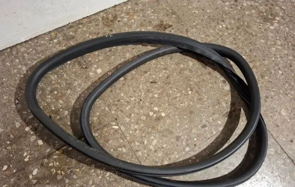 Volvo V60 Front door rubber seal 