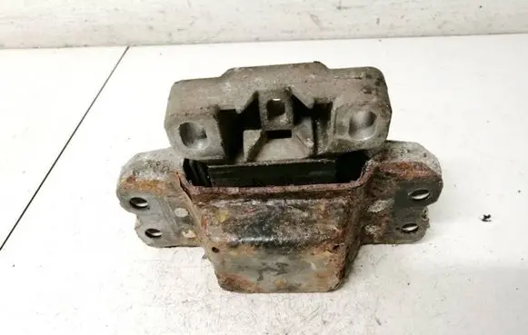 Volkswagen Golf V Engine mount bracket 1k0199555