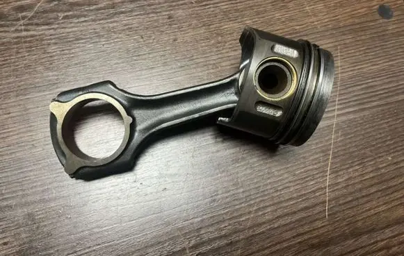 Mercedes-Benz Vito Viano W639 Piston 6460300717 6460300020