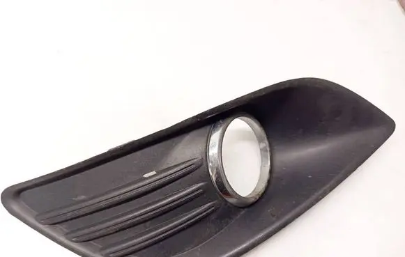 Ford Focus Front bumper lower grill 8M51R19953AEW