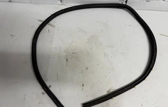 Ford Mustang VI Engine compartment rubber FR3B16A942