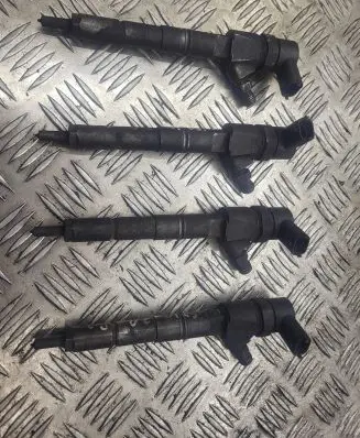 Opel Insignia A Fuel injectors set 0445110327