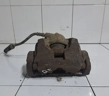 Ford Mondeo MK IV Front brake caliper