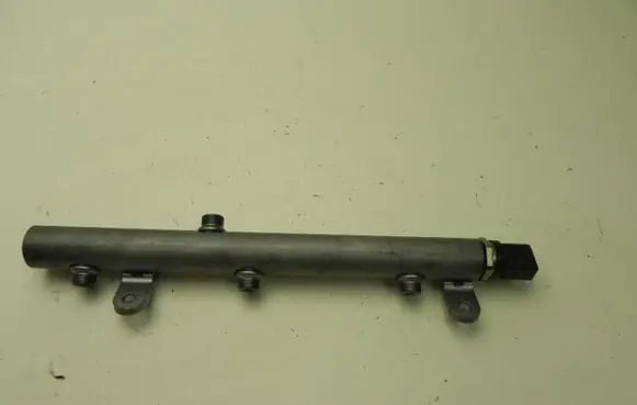 Mercedes-Benz S W222 Fuel distributor A6420703095 MB1176