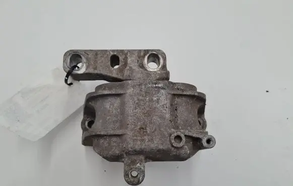 Volkswagen Golf V Engine mount bracket 1K0199262