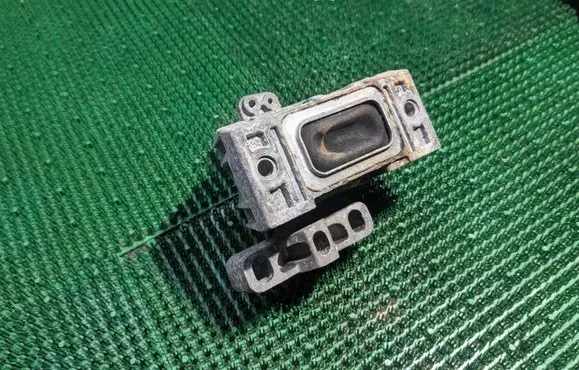 Volkswagen Bora Engine mount bracket 1J0199262BF
