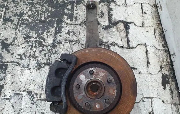 Jeep Commander Front wheel hub spindle knuckle