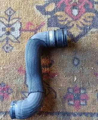 Engine coolant pipe/hose