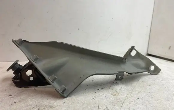 Audi A6 S6 C7 4G Fender mounting bracket 4G0821135A