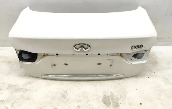 Infiniti Q50 Tailgate/trunk/boot lid