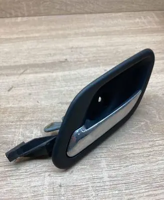 BMW 5 E39 Front door interior handle 8226049