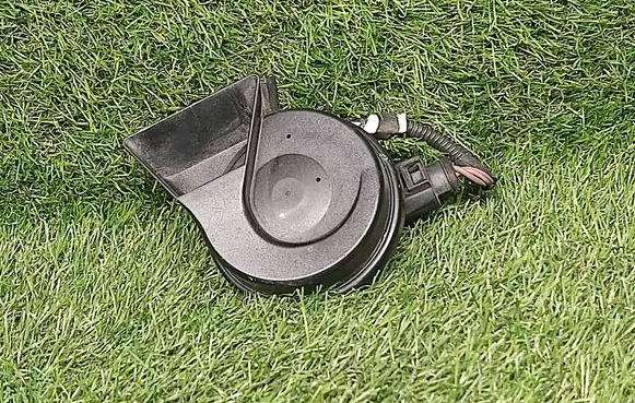 Audi A4 S4 B8 8K Horn signal 8T0951221A