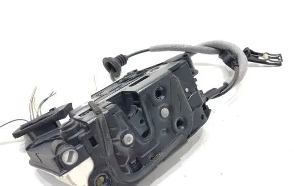 Volkswagen Polo V 6R Rear door lock 5K4839015L