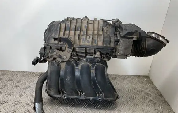 BMW 3 E90 E91 Intake manifold 7561066