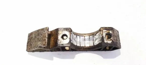 Audi Q7 4L Sway bar bush bracket, front 7l0411063b