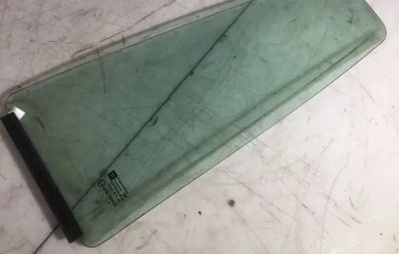 Opel Zafira A Rear vent window glass 43R007022