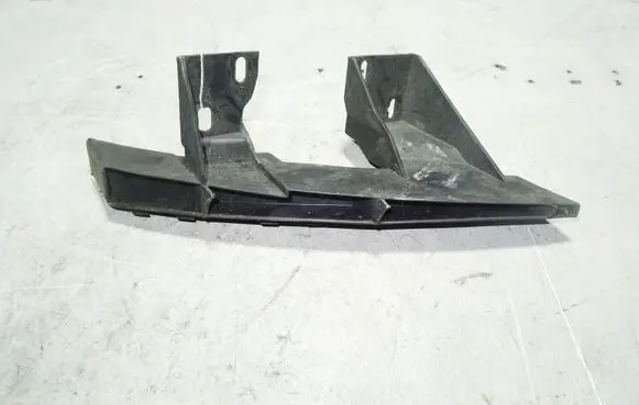 Audi Q7 4L Front bumper mounting bracket 4L0807333