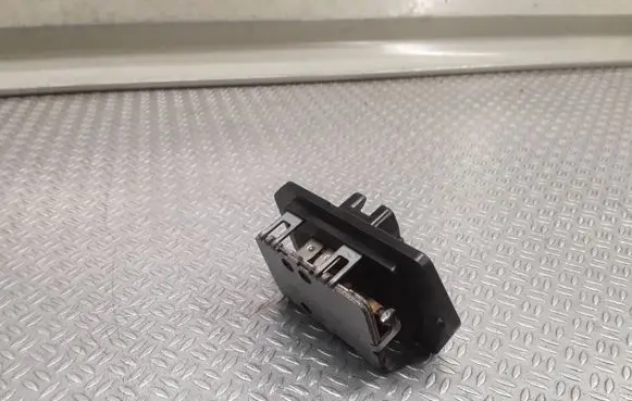 Toyota Yaris Heater blower motor/fan resistor 