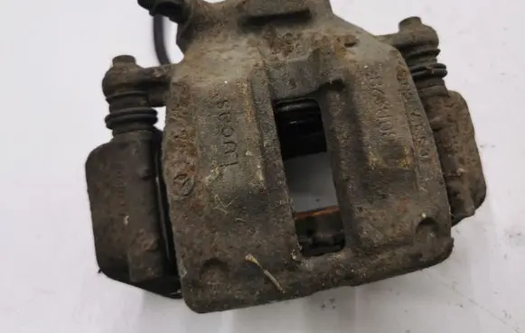 Mercedes-Benz C W203 Front brake caliper