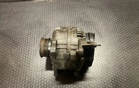 Audi A4 S4 B7 8E 8H Generator/alternator 028903028