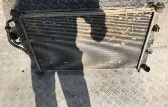 Ford Mondeo MK I Coolant radiator