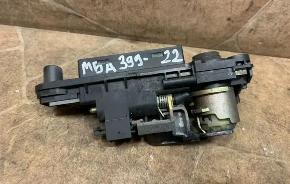 Mercedes-Benz CL C216 Tailgate/boot open switch button 