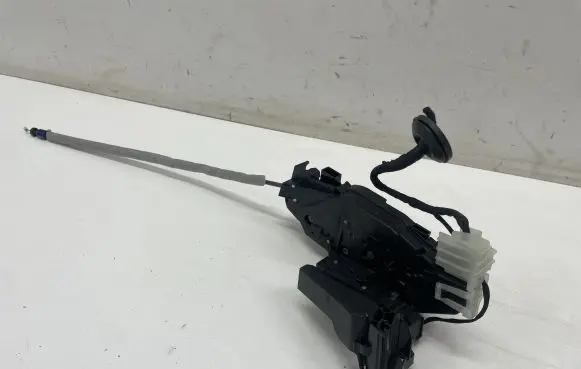 Mercedes-Benz GLA H247 Front door lock A0997202702