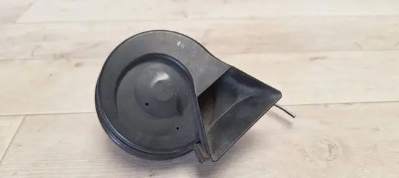 Audi A4 S4 B7 8E 8H Horn signal 8E0951221A 8E0951221 E1000233