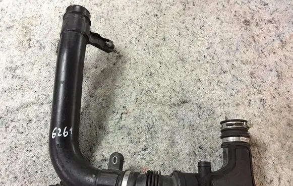 Ford Turneo Courier Air intake hose/pipe