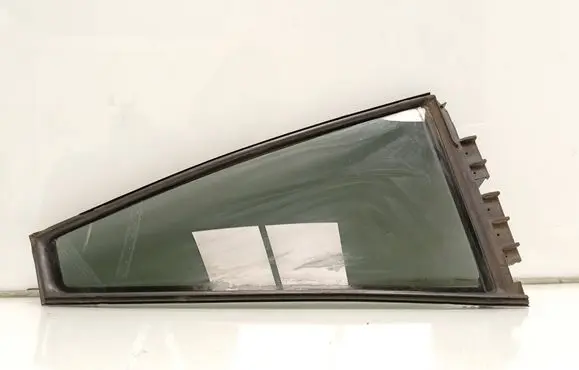 Toyota RAV 4 (XA30) Rear vent window glass 6818842040 43R007953