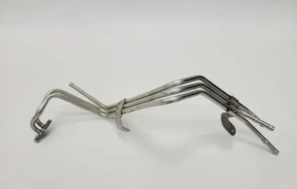 Volkswagen Golf V Engine coolant pipe/hose 04E122157H