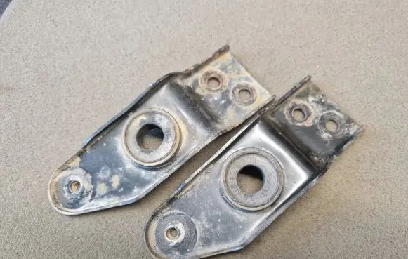 Mitsubishi Pajero Sport I Radiator mount bracket