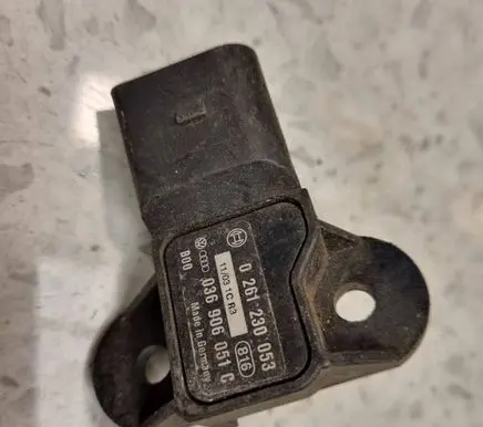 Audi A4 S4 B8 8K Air pressure sensor 036906051C 0261230053