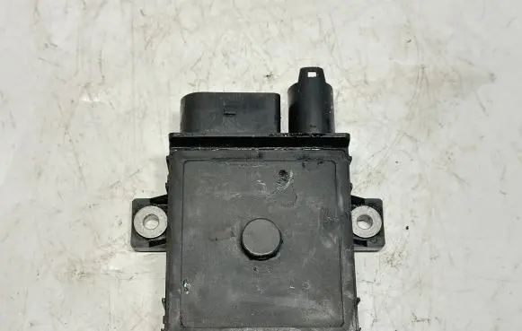 BMW 5 E60 E61 Glow plug pre-heat relay 7801201 12217801201