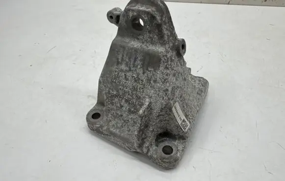 BMW 4 F36 Gran coupe Engine mounting bracket 6859416