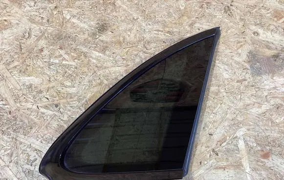 Rear side window