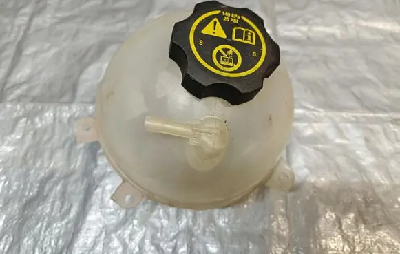 Opel Insignia B Coolant expansion tank/reservoir 23386455
