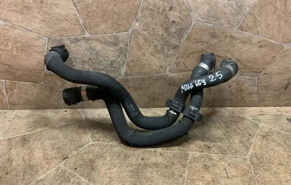 BMW X2 F39 Engine coolant pipe/hose 8668489