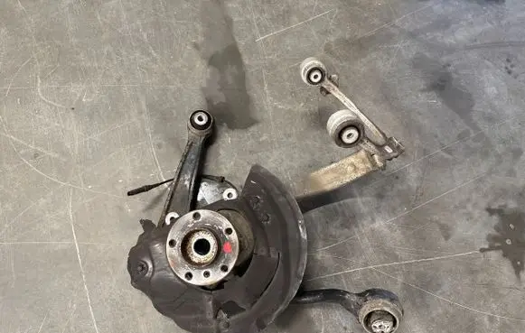 BMW X5 F15 Front wheel hub spindle knuckle 6869870 6864822 6851692
