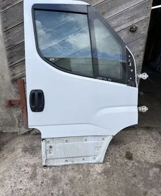Iveco Daily 6th gen Front door