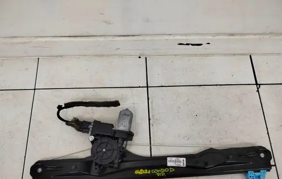 Opel Combo D Front door window regulator with motor 52063785
