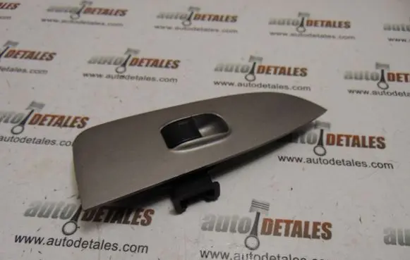 Honda CR-V Electric window control switch 83711SCAAG010M1